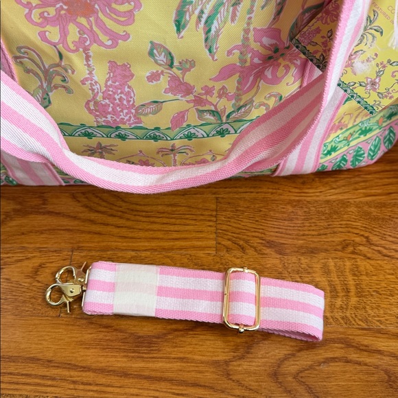 NWT Lilly Pulitzer Tropical Oasis Large Cooler Bag Canvas Tote w/ Matching Pouch - Picture 12 of 16